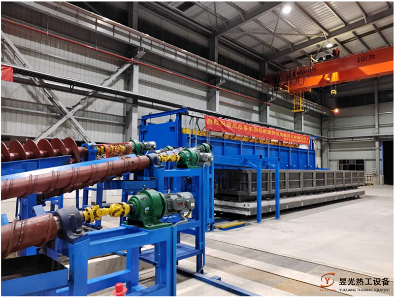 厄瓜多尔铜冠耐磨材料均热回火炉成功点火！!