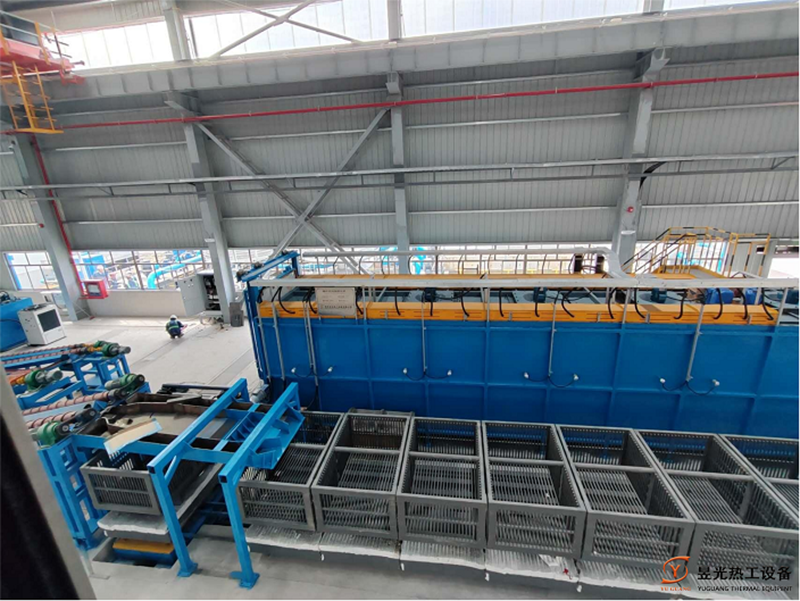 厄瓜多尔铜冠耐磨材料均热回火炉成功点火！!