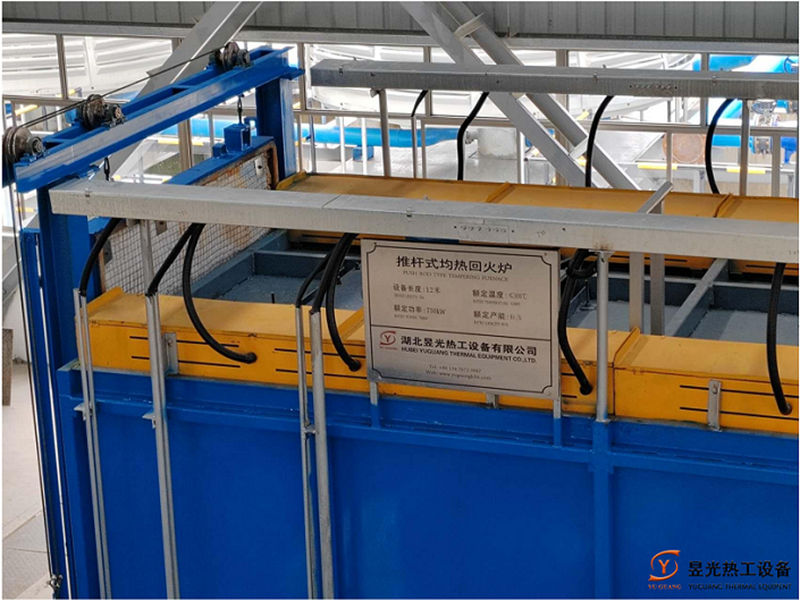 厄瓜多尔铜冠耐磨材料均热回火炉成功点火！!