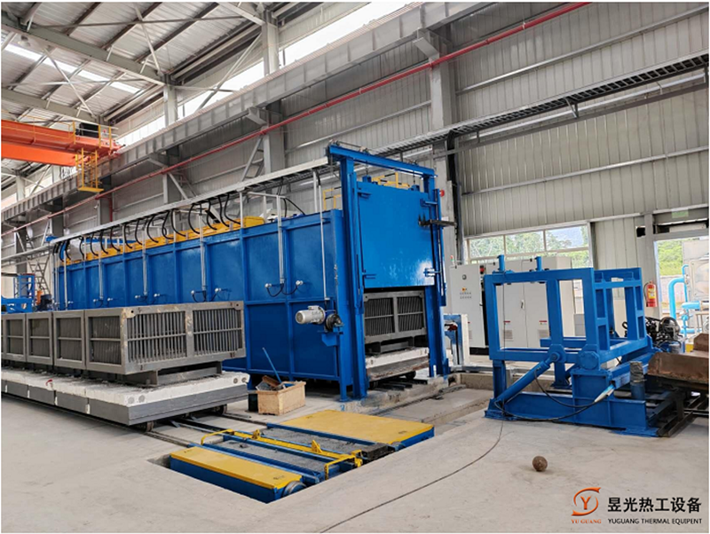 厄瓜多尔铜冠耐磨材料均热回火炉成功点火！!