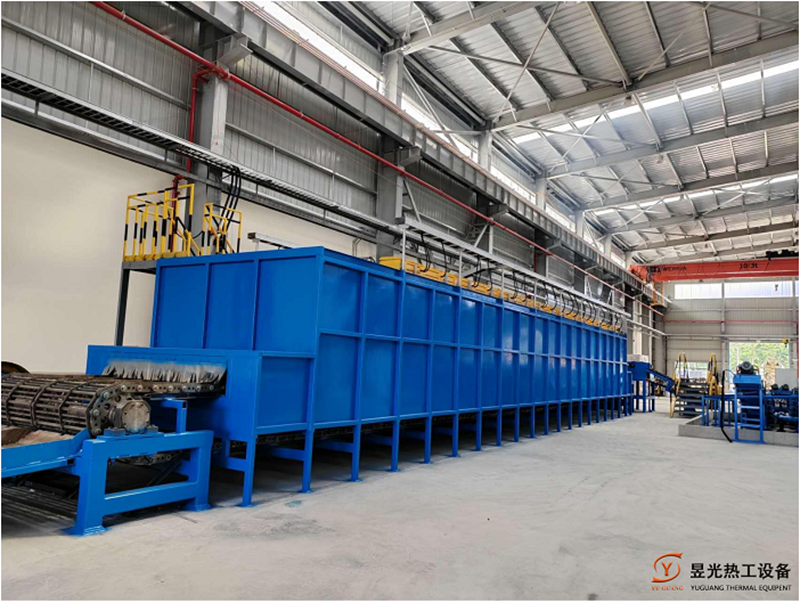 厄瓜多尔铜冠耐磨材料均热回火炉成功点火！!